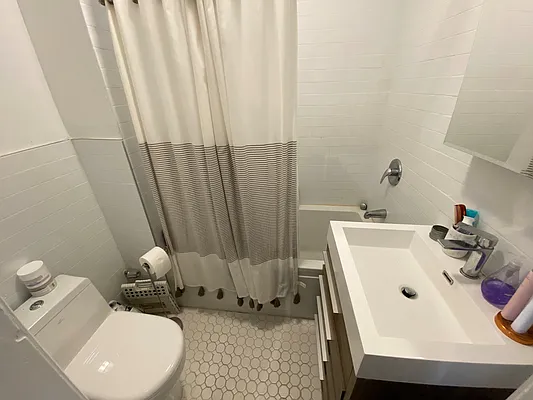 Rented by Douglas Elliman | media 14