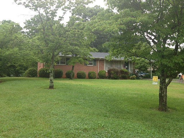 1st image of 1304 N Woodleigh Cir