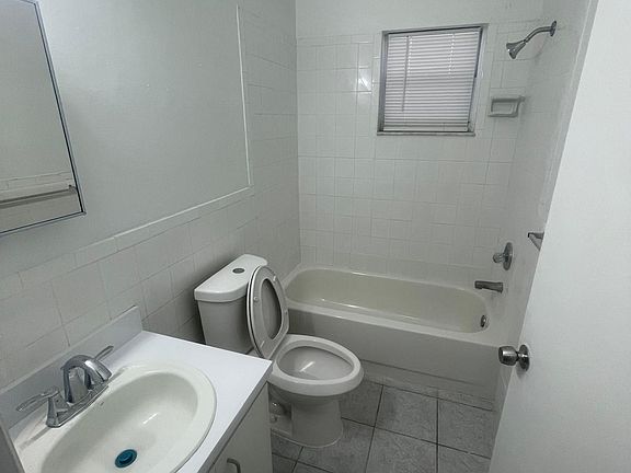 5th image of 2435 Pierce St #24