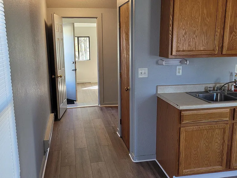 328 N 8th Ave — Photo 11