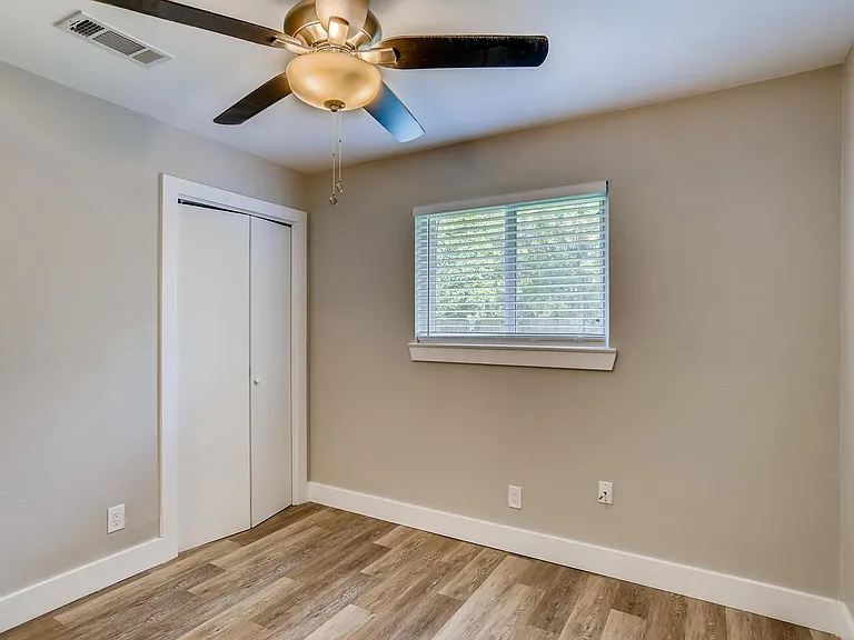 8513 Dryfield Dr #B — Photo 17