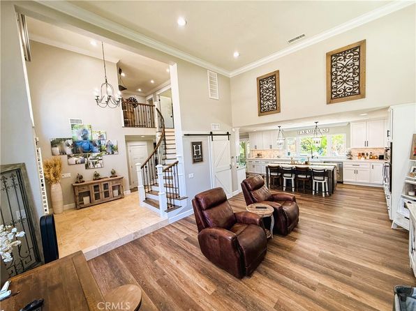 590 Bristol Ave, Simi Valley, CA 93065