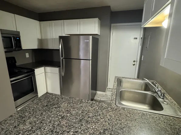 2915 Freeman Ave, Kansas City, KS 66102