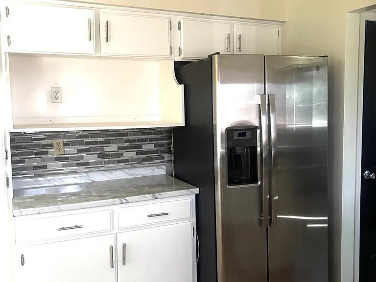 1738 N C Ave — Photo 4