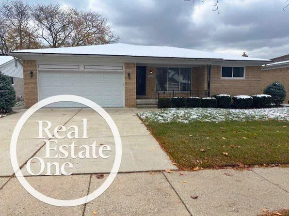 22506 Corteville St, Saint Clair Shores, MI 48081