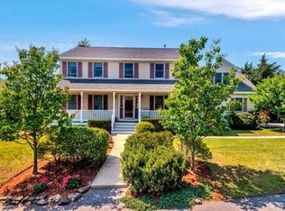 12 Old Farm Rd, Woburn, MA 01801