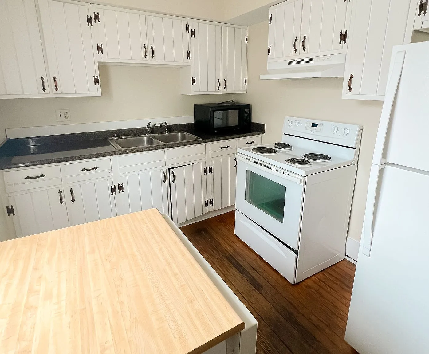 4 Stevenson — Photo 1