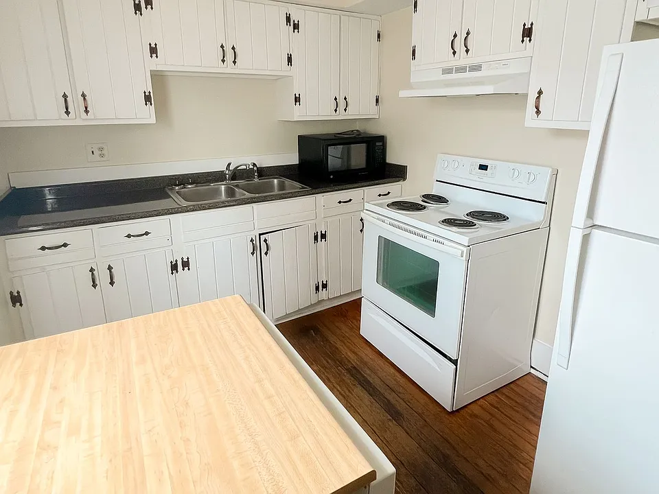 4 Stevenson St