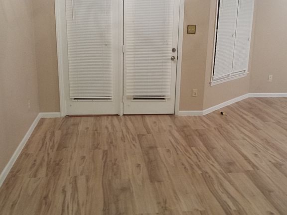 3rd image of 1633 Veanna Dr