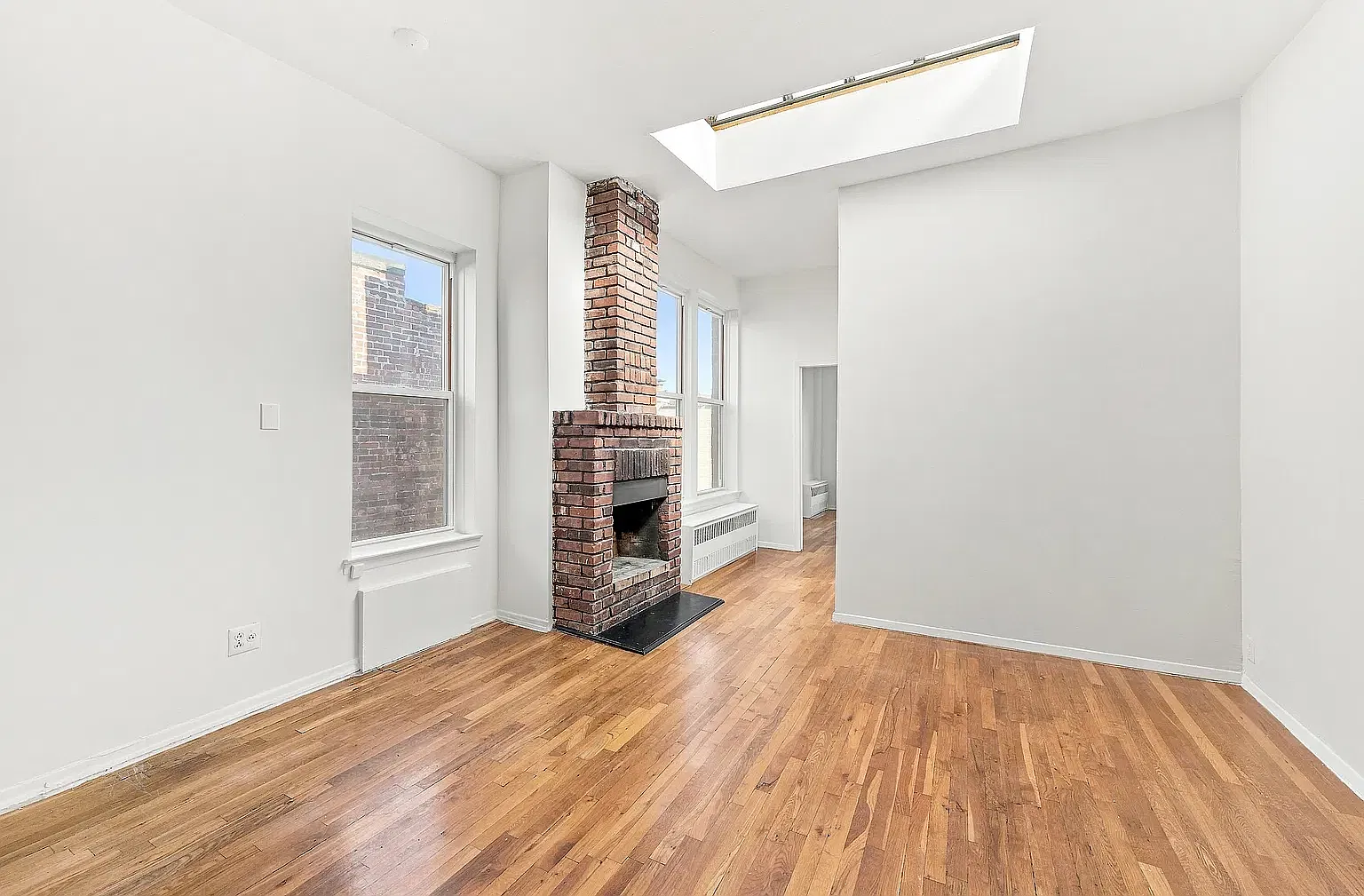 573 2nd Street — Photo 2