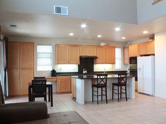 Nice sized kitchen