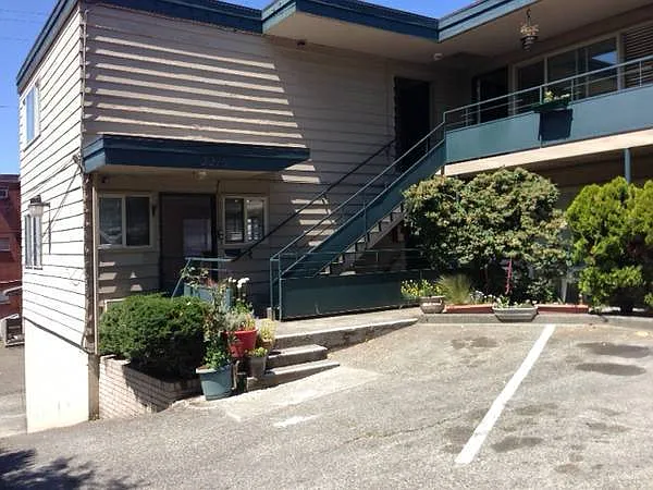 Studio, 650 sqft, $1,450 — Photo 1