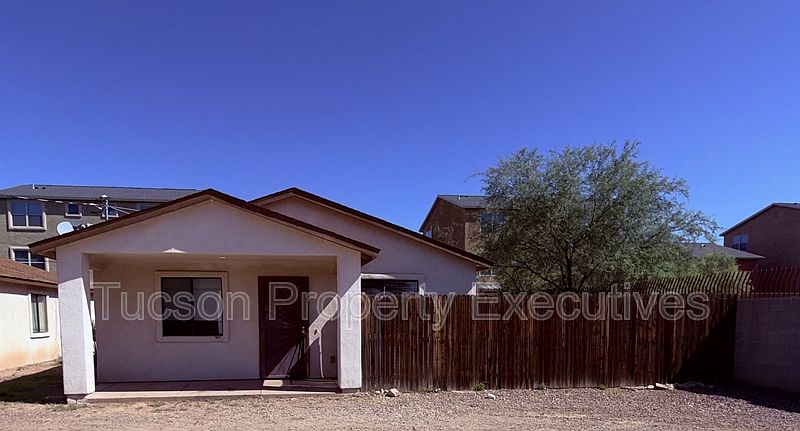 1st image of 1015 E 24th St APT 1