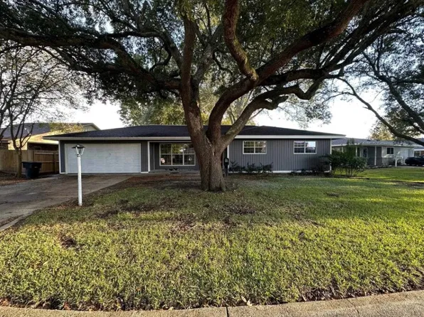1707 Avenue E, Nederland, TX 77627