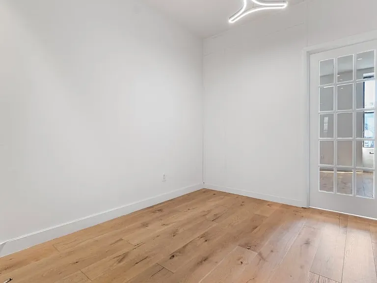 205 10th Ave #2S — Photo 5