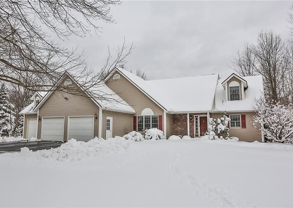 1st image of 30 Deertrack Ln