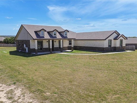 3rd image of 3919 Gracey Ln