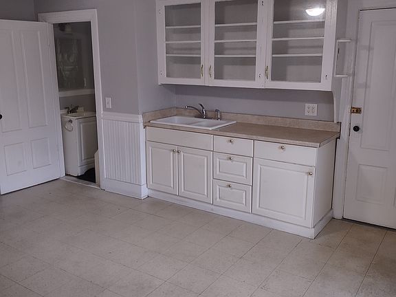 3rd image of 183 Kilvert St #2R