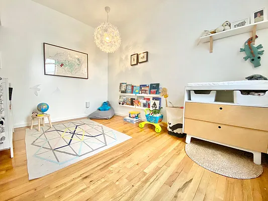 Rented by Keller Williams NYC | media 20