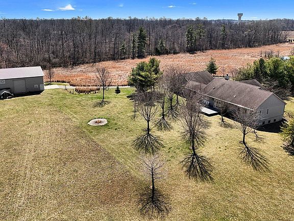 3rd image of 1855 Spring Valley Rd