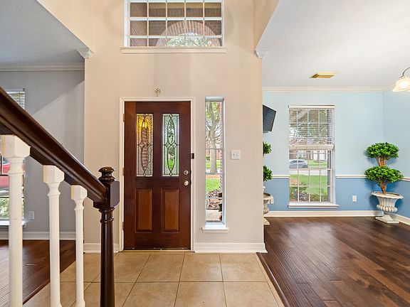 5th image of 1908 Oak Hollow Dr W
