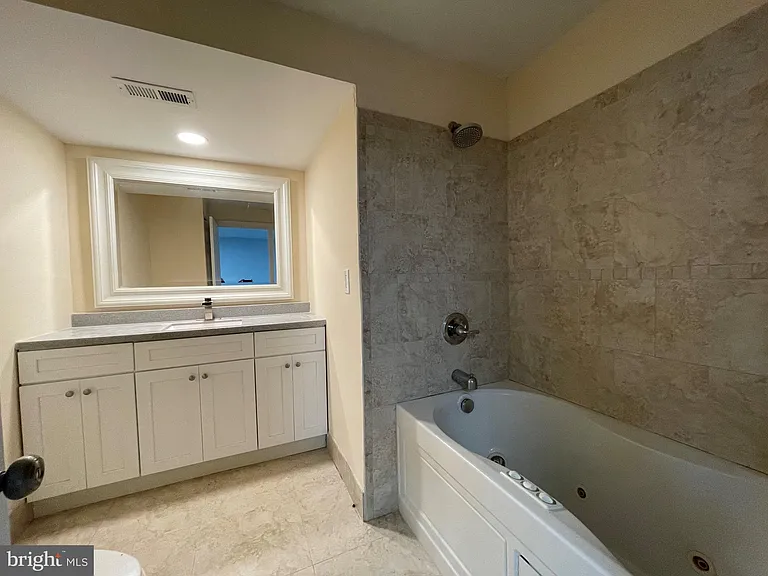 802 Salem Ct — Photo 27
