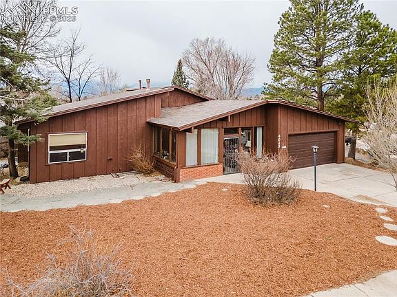 3rd image of 4025 Loring Cir N