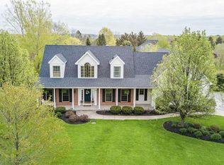 19 Mandalay Rdg, Pittsford, NY 14534