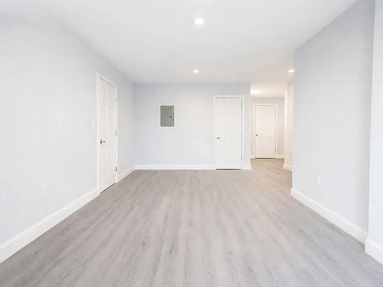 142 Huron St #4E — Photo 5
