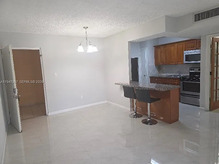 810 SW 129th Pl #206 — Photo 4