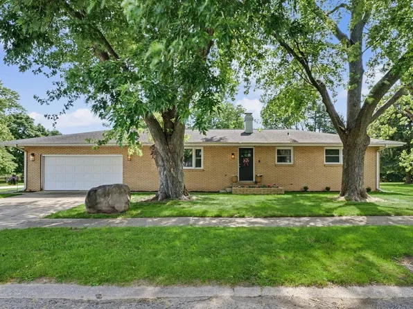 1812 Joni Leann Ct, Urbana, IL 61802