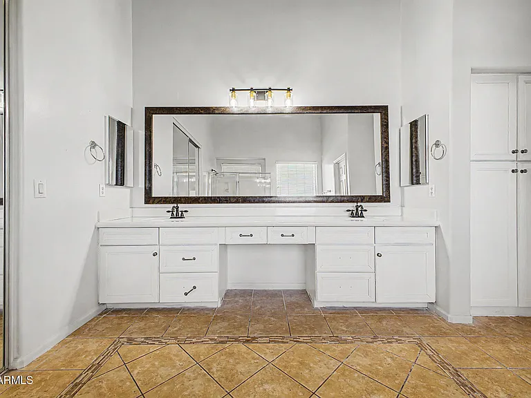 29601 W Columbus Ave — Photo 13