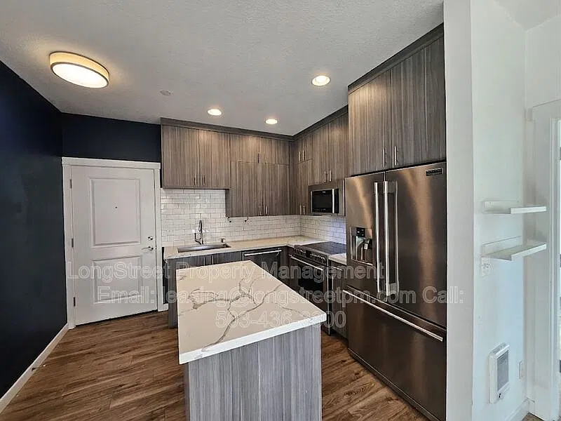 2 bed, 2.0 bath, 770 sqft, $1,995 — Photo 4