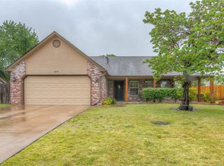 2410 Westwood Dr, Claremore, OK 74017