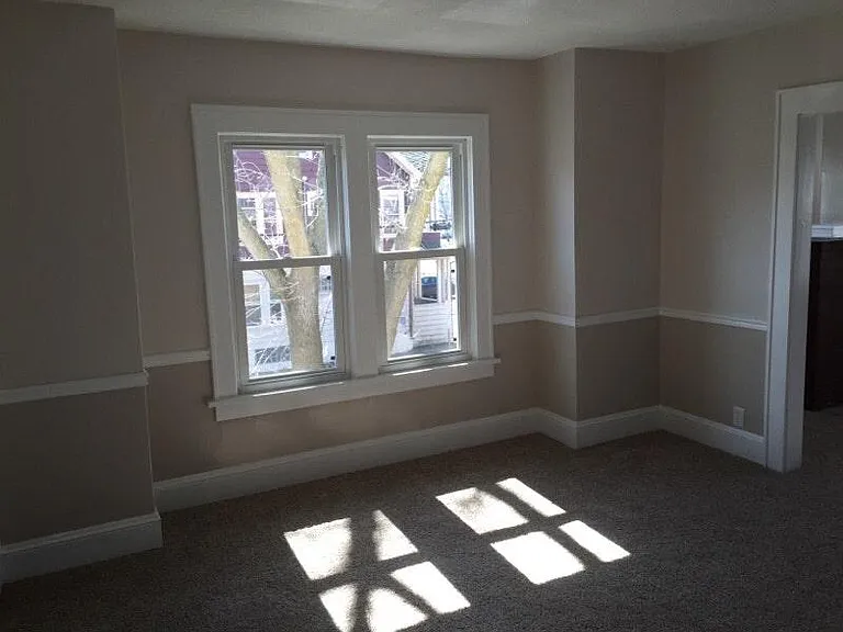 1802 Court St #2 — Photo 3