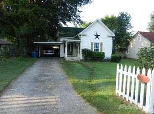 512 W Walnut St, Ozark, MO 65721