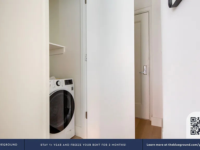 300 W 21st St #52 — Photo 12