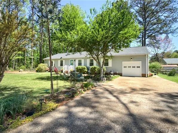 2069 E Snug Harbor Dr, Hayes, VA 23072