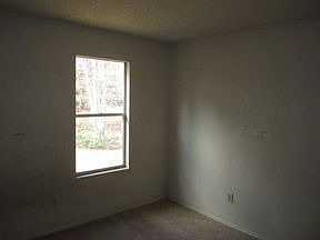 1st image of 1605 Picadilly Ct NE