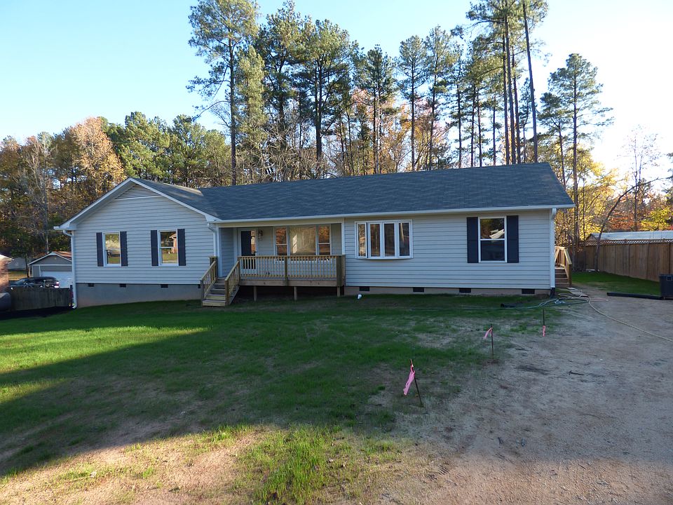1st image of 1906 Leonard Dr