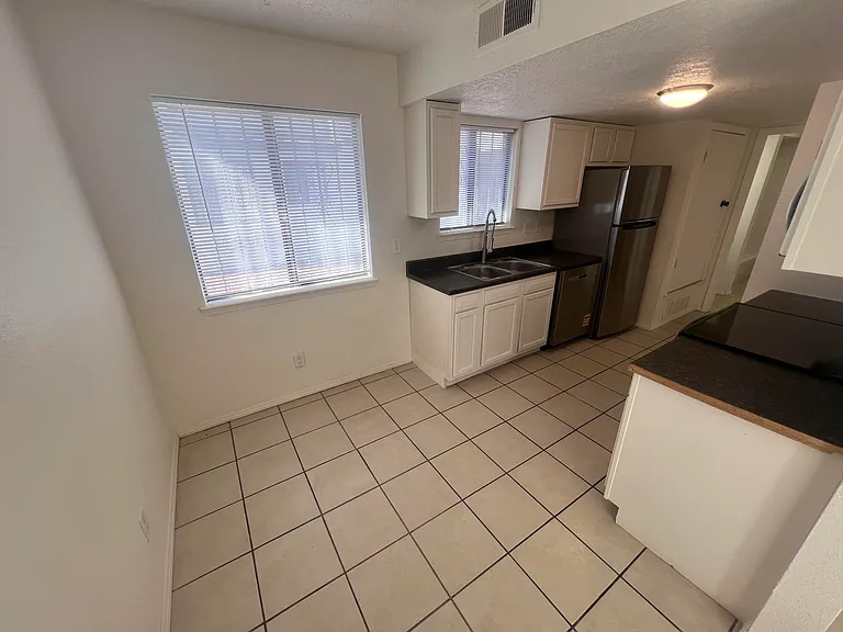 1005 Dickerson Dr SE #A — Photo 8