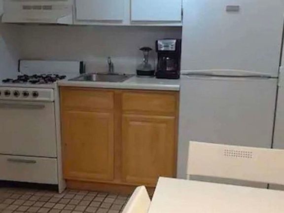 4th image of 23-20 Ditmars Blvd #1