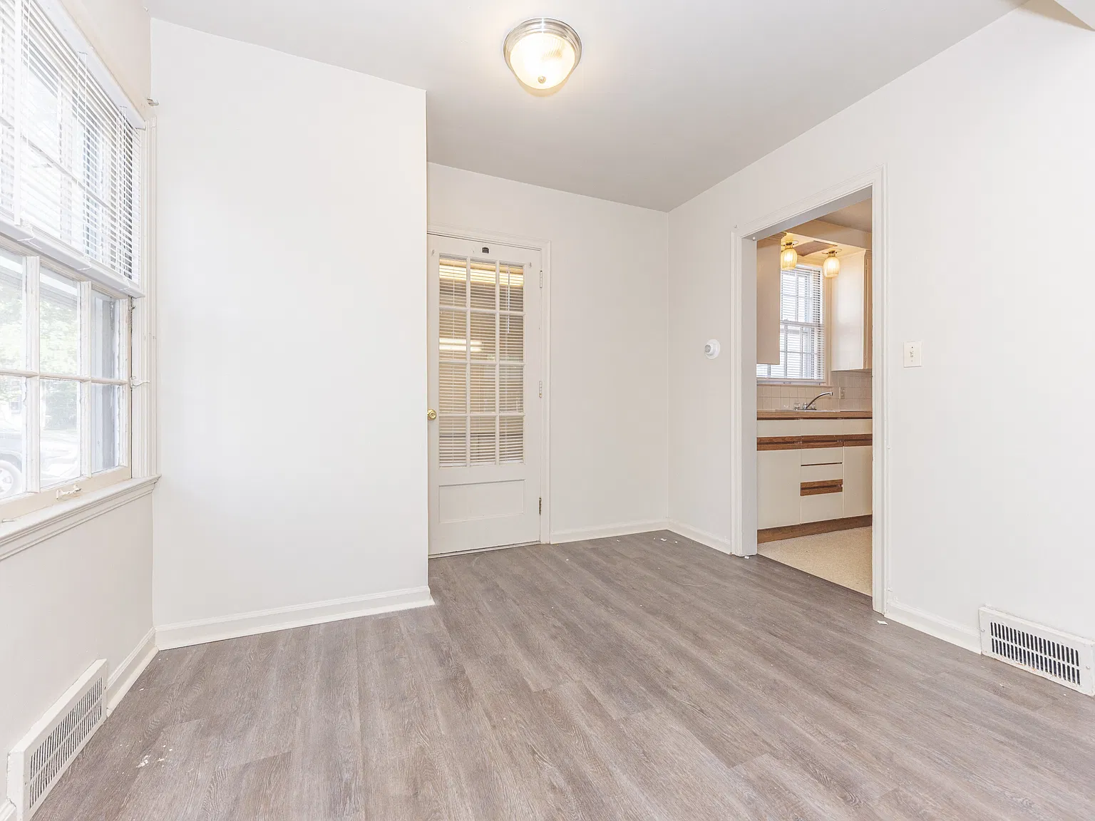 909 E Ann - 1 — Photo 2