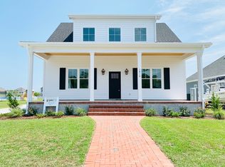 1810 Olde Farm Rd, Morehead City, NC 28557