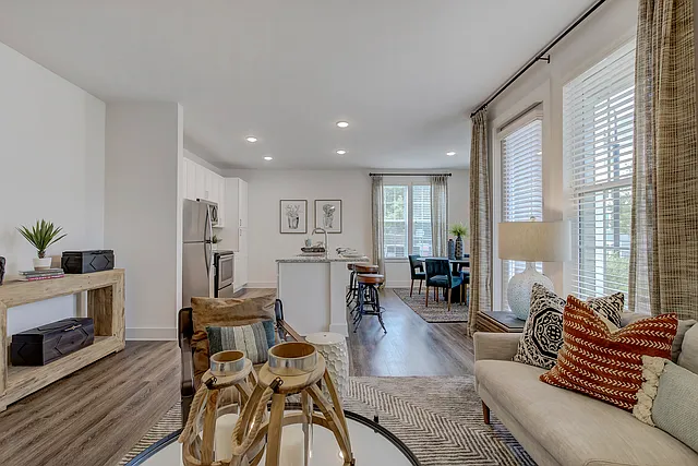 The Darby Apartments — Photo 19