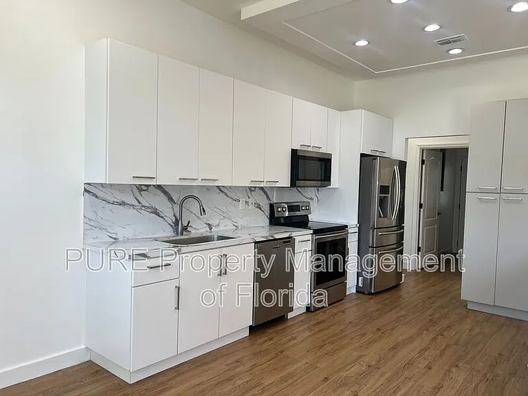 14232 SW 8th Ave — Photo 30