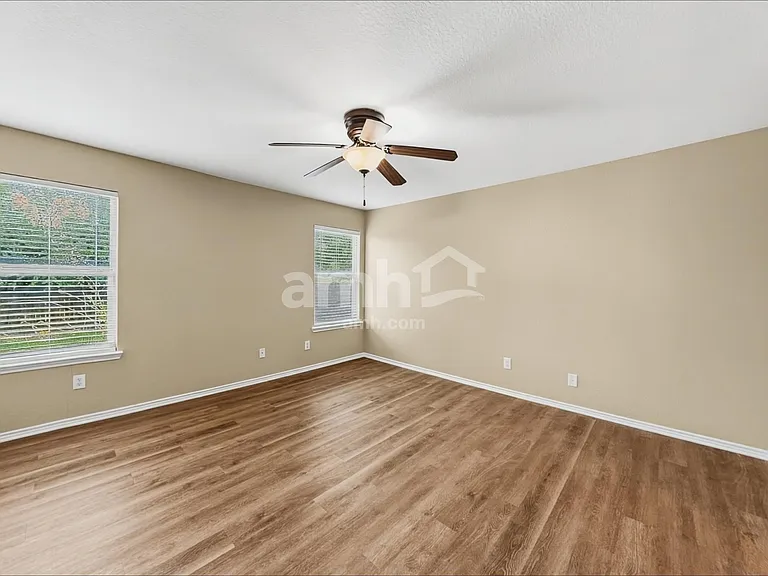 10518 Marengo Ln — Photo 11