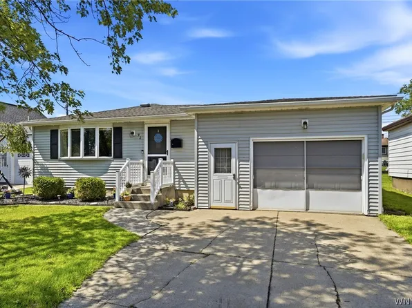 92 Sprucewood Dr, Buffalo, NY 14227