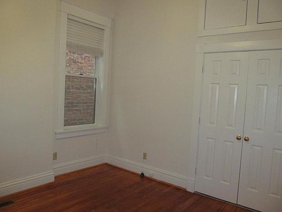 3rd image of 2226 Stuart Ave #1