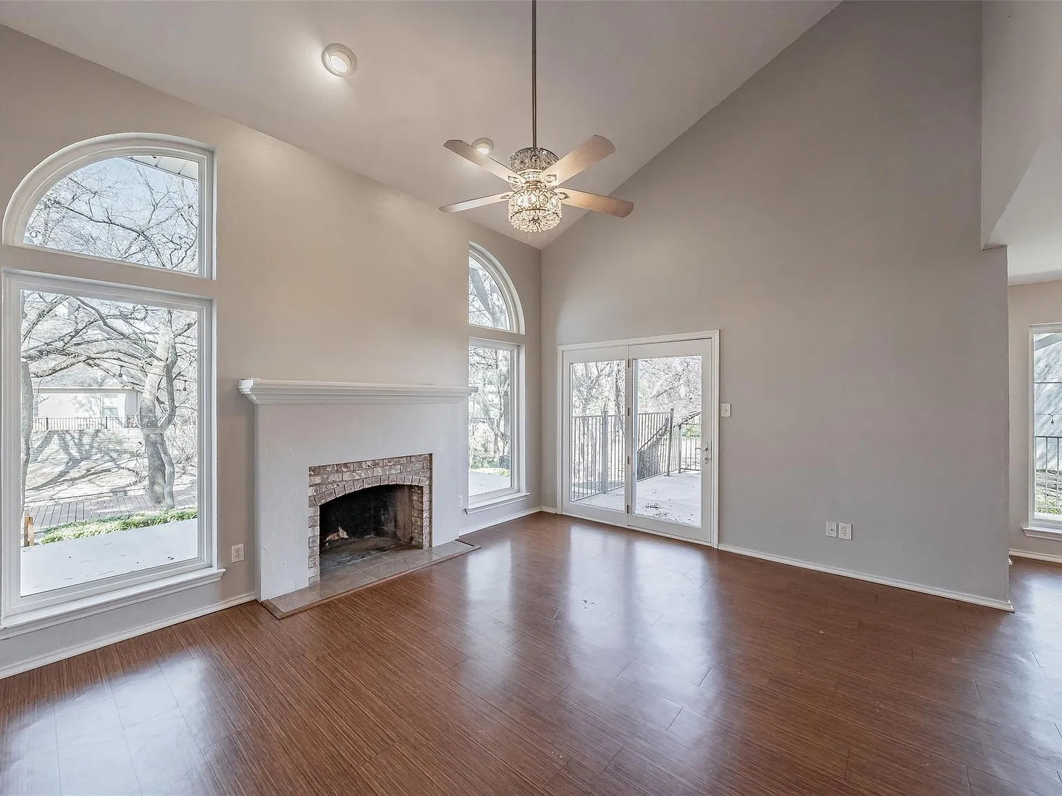 3 bed, 1796 sqft, $2,700 — Photo 4